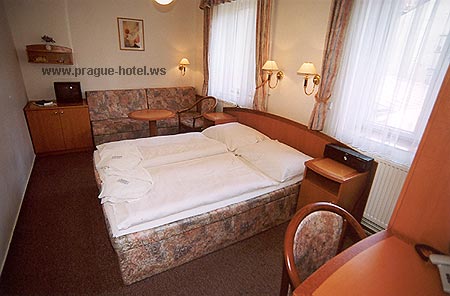 Prag Hotel Bily Lev